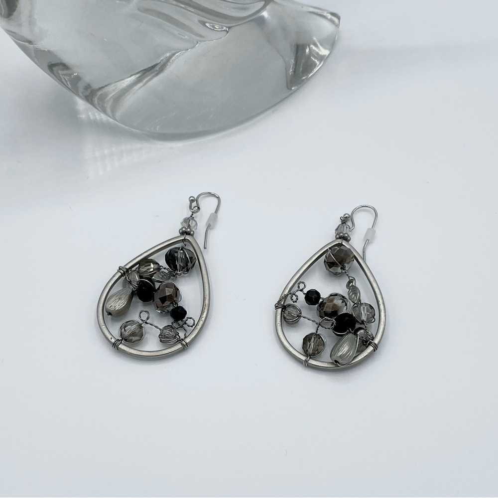 Handmade Beaded Dangle Earrings Black/Silver
